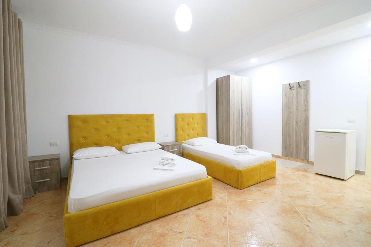Hotel Kristal Vlorë Extérieur photo