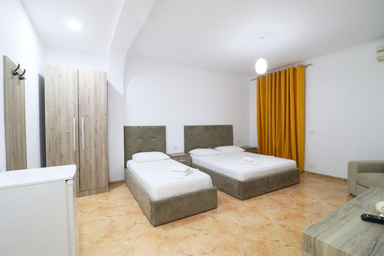 Hotel Kristal Vlorë Extérieur photo