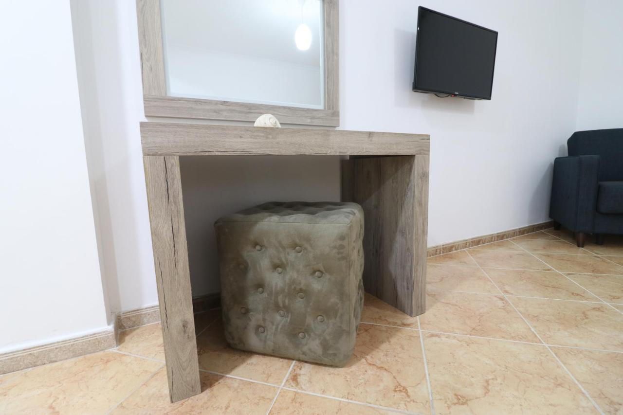 Hotel Kristal Vlorë Extérieur photo