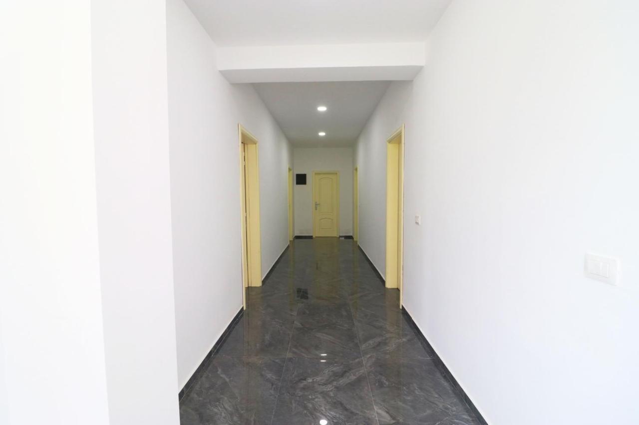 Hotel Kristal Vlorë Extérieur photo