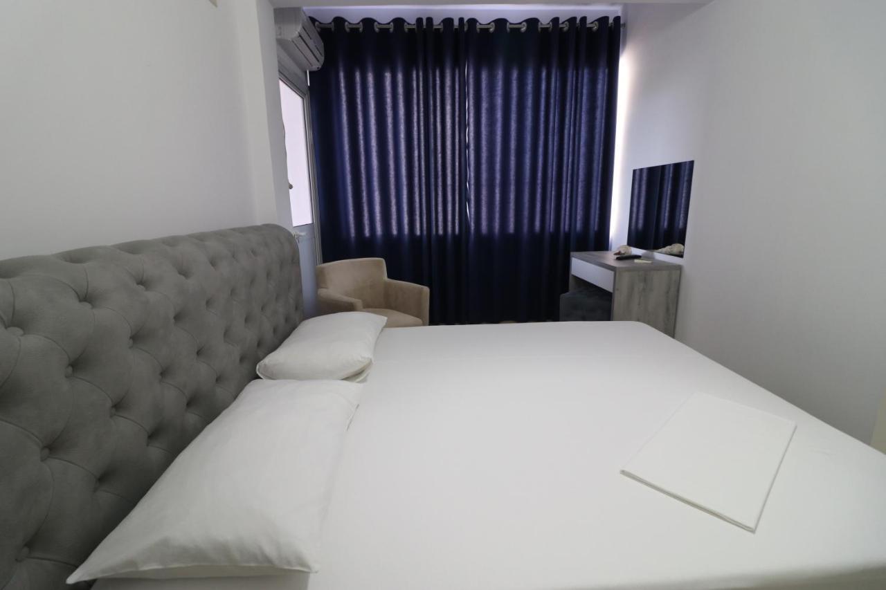 Hotel Kristal Vlorë Extérieur photo