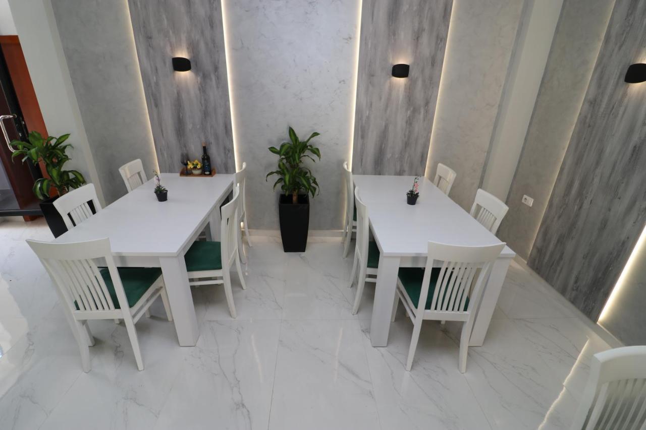Hotel Kristal Vlorë Extérieur photo