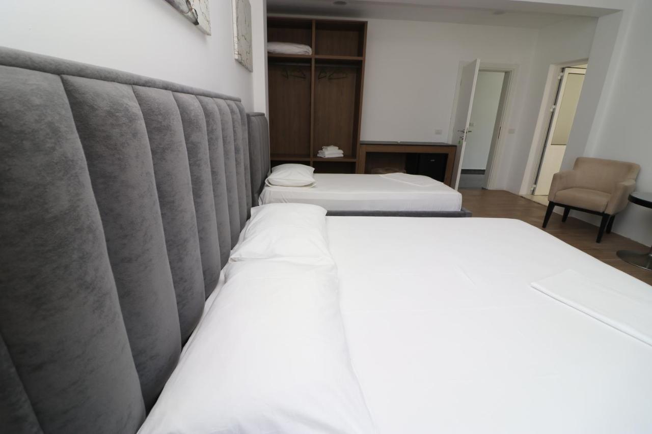 Hotel Kristal Vlorë Extérieur photo