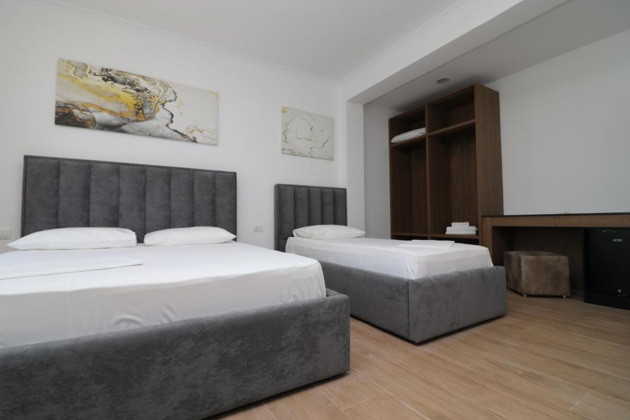 Hotel Kristal Vlorë Extérieur photo