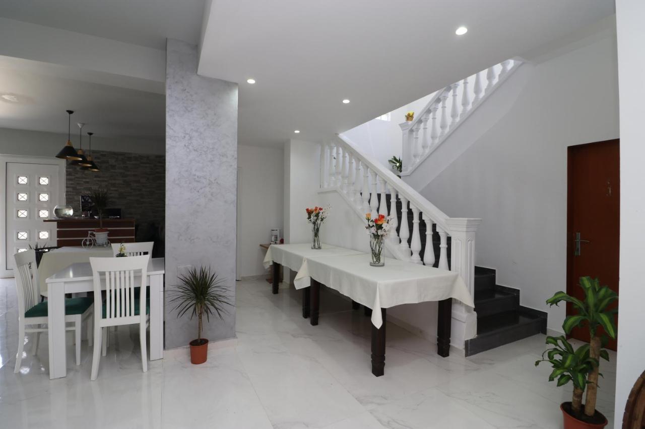 Hotel Kristal Vlorë Extérieur photo