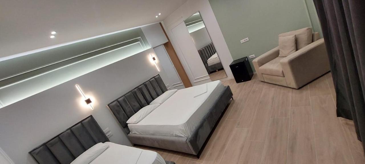 Hotel Kristal Vlorë Extérieur photo