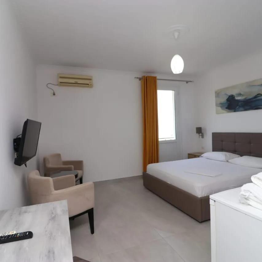 Hotel Kristal Vlorë Extérieur photo