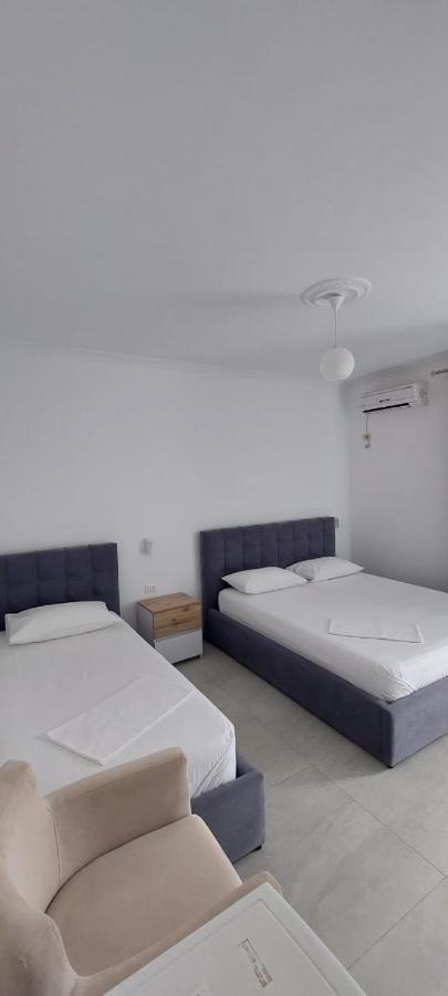 Hotel Kristal Vlorë Extérieur photo