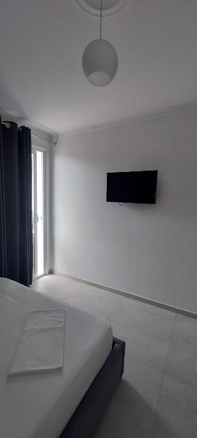 Hotel Kristal Vlorë Extérieur photo